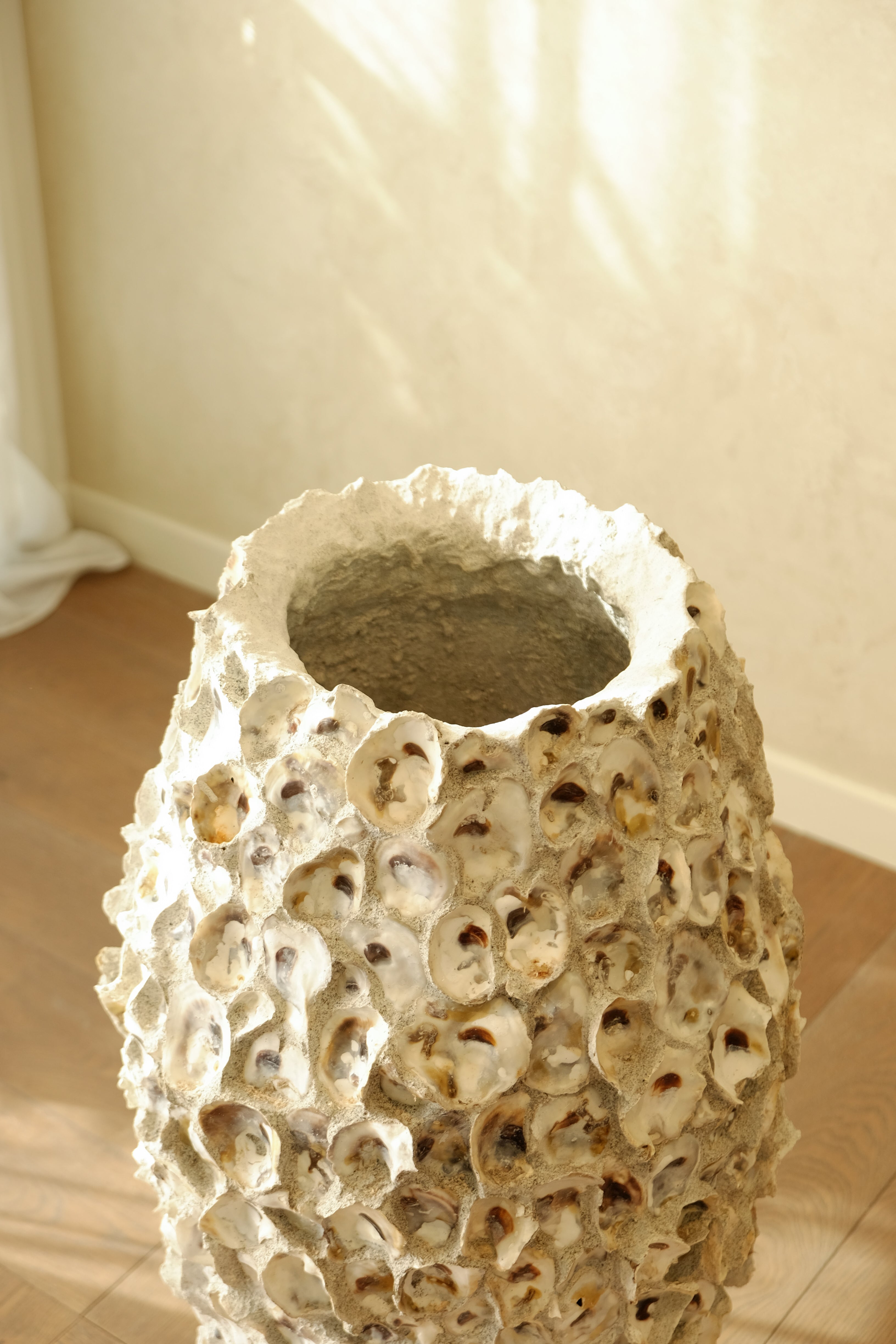 Oyster Shell Pot Tall profile