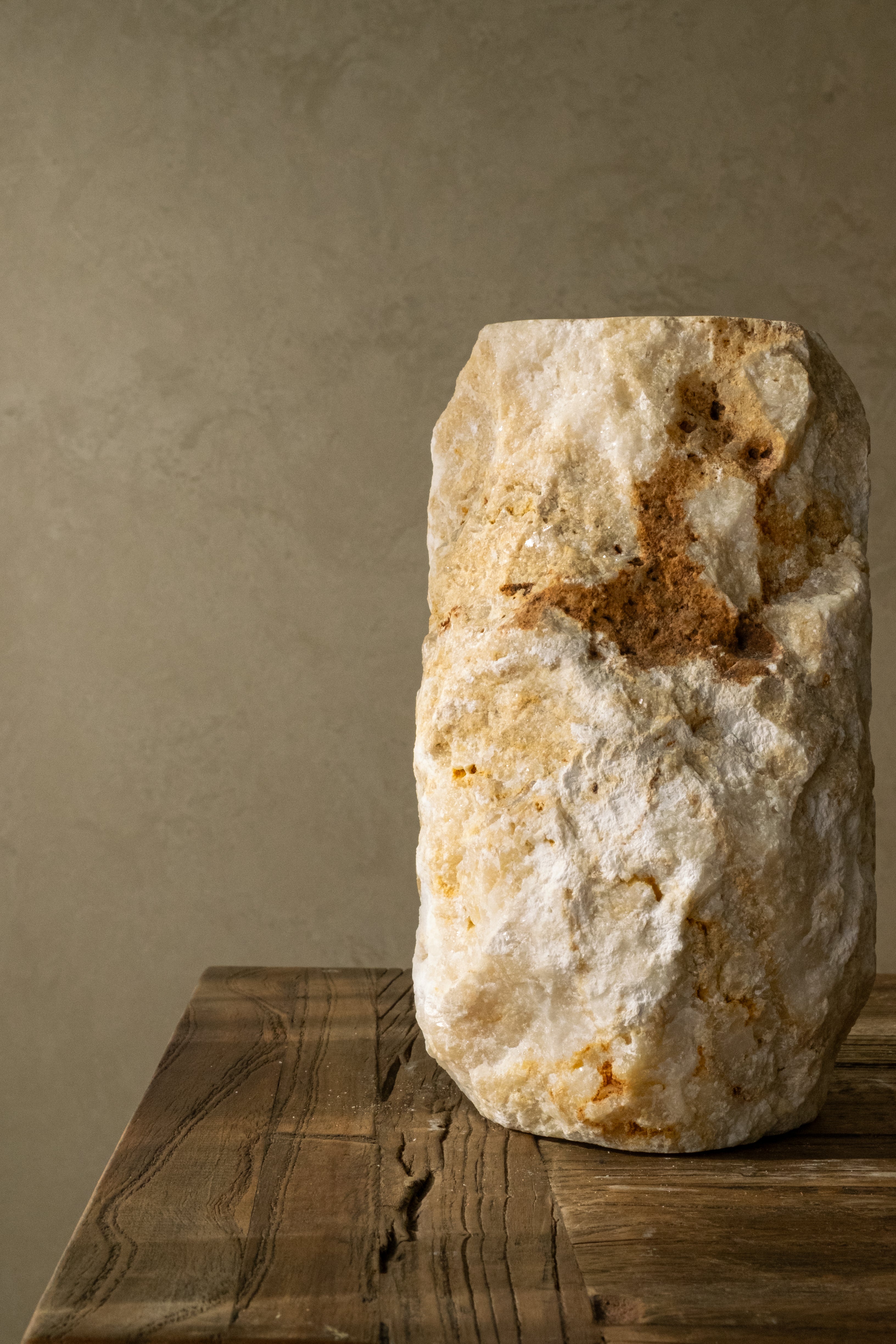Onyx Rustic Candle Holder 300mm detail
