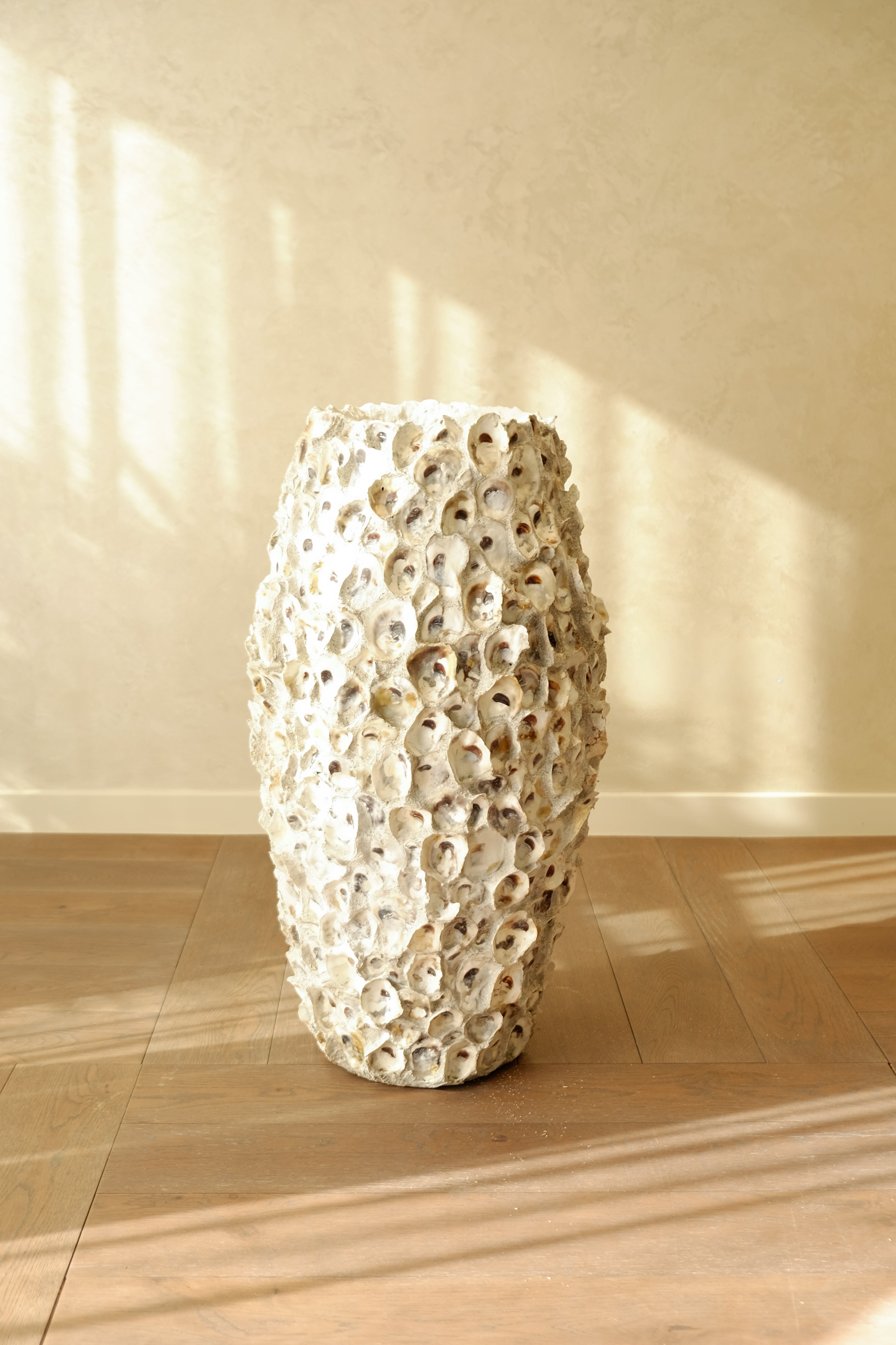 Oyster Shell Pot Tall detail