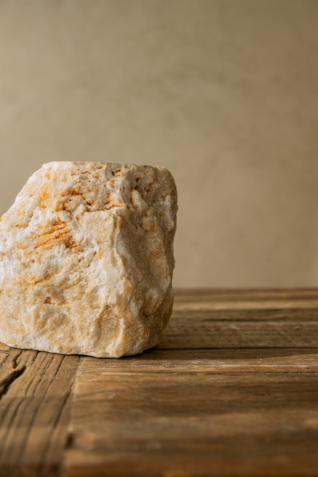 Onyx Rustic Candle Holder 200mm detail