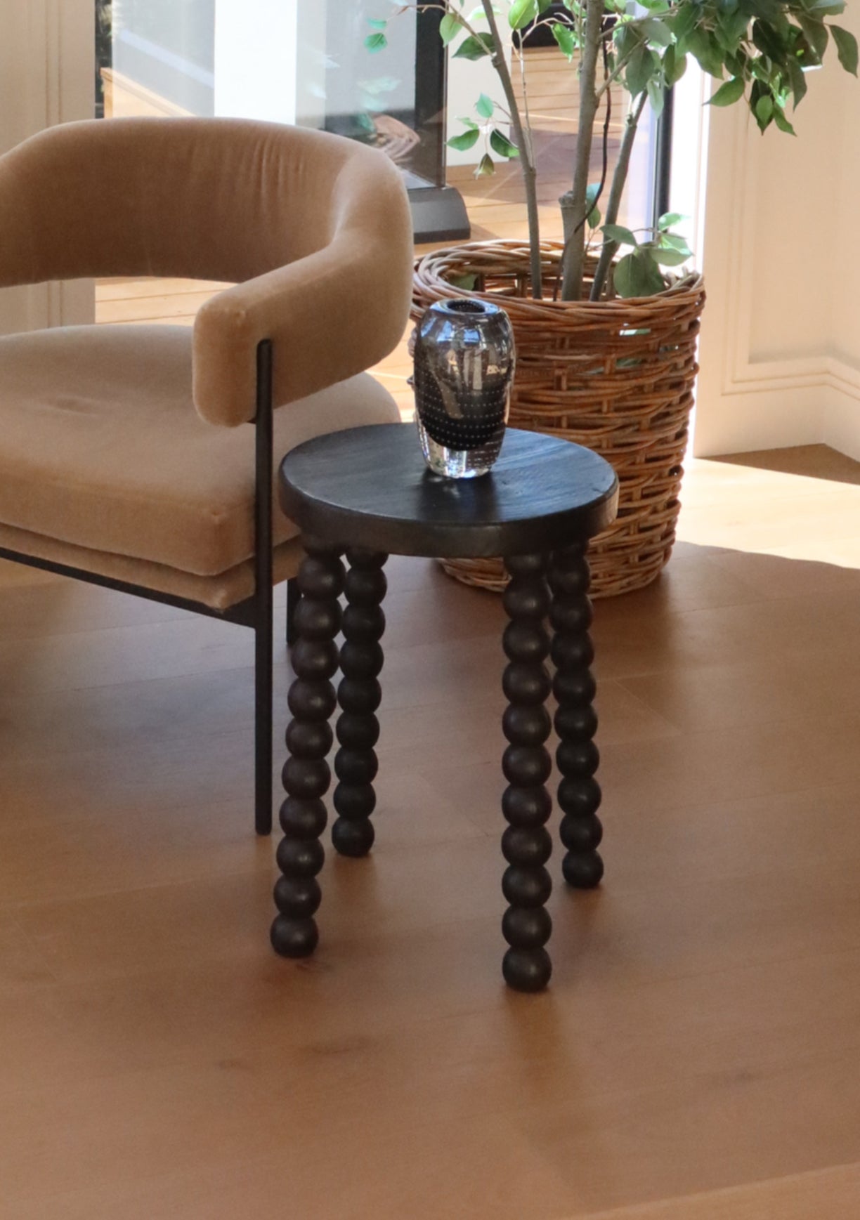 Stool Ball Legs Black