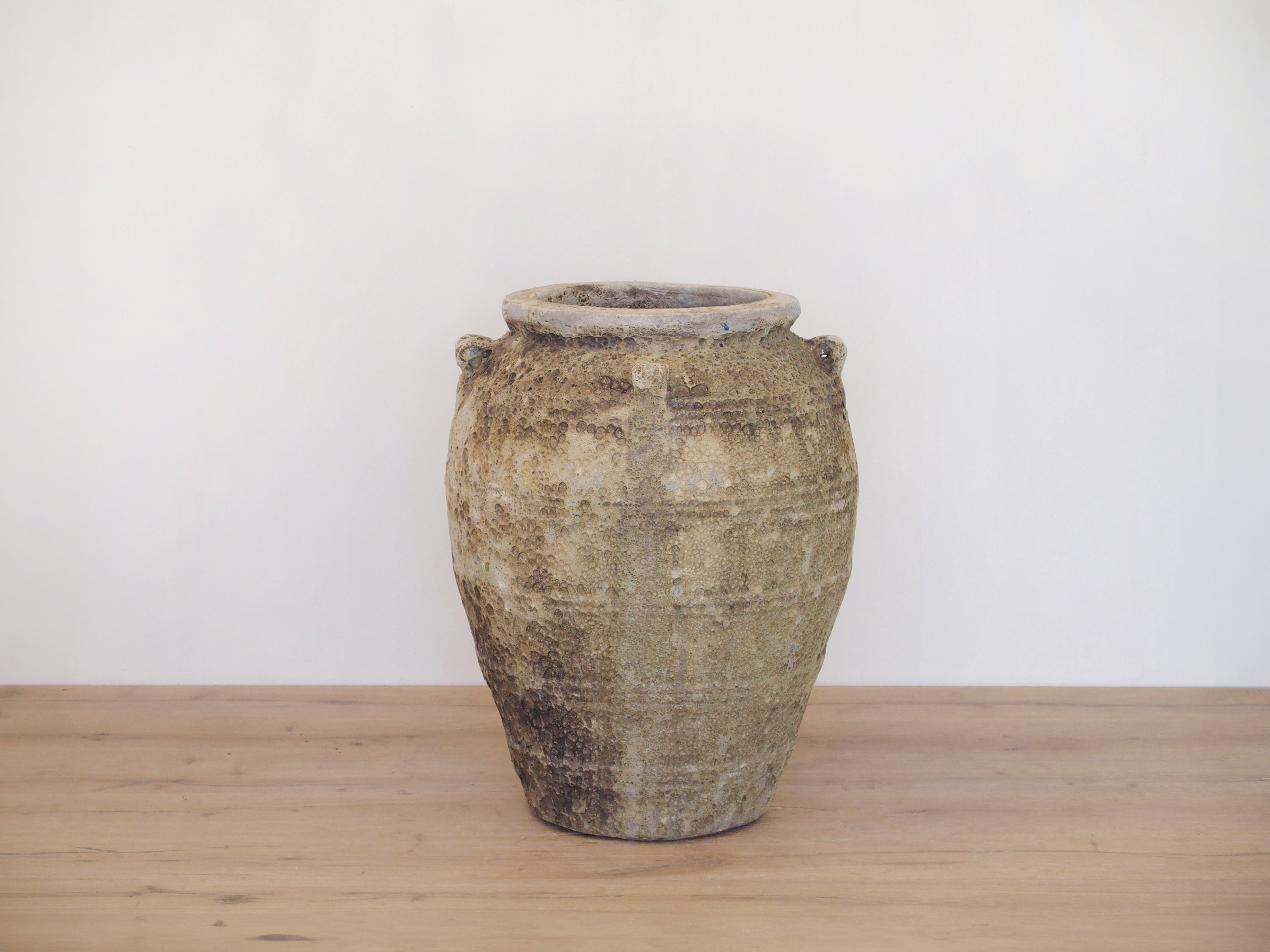 Atlantis Glaze Pot White/Coral with Handles