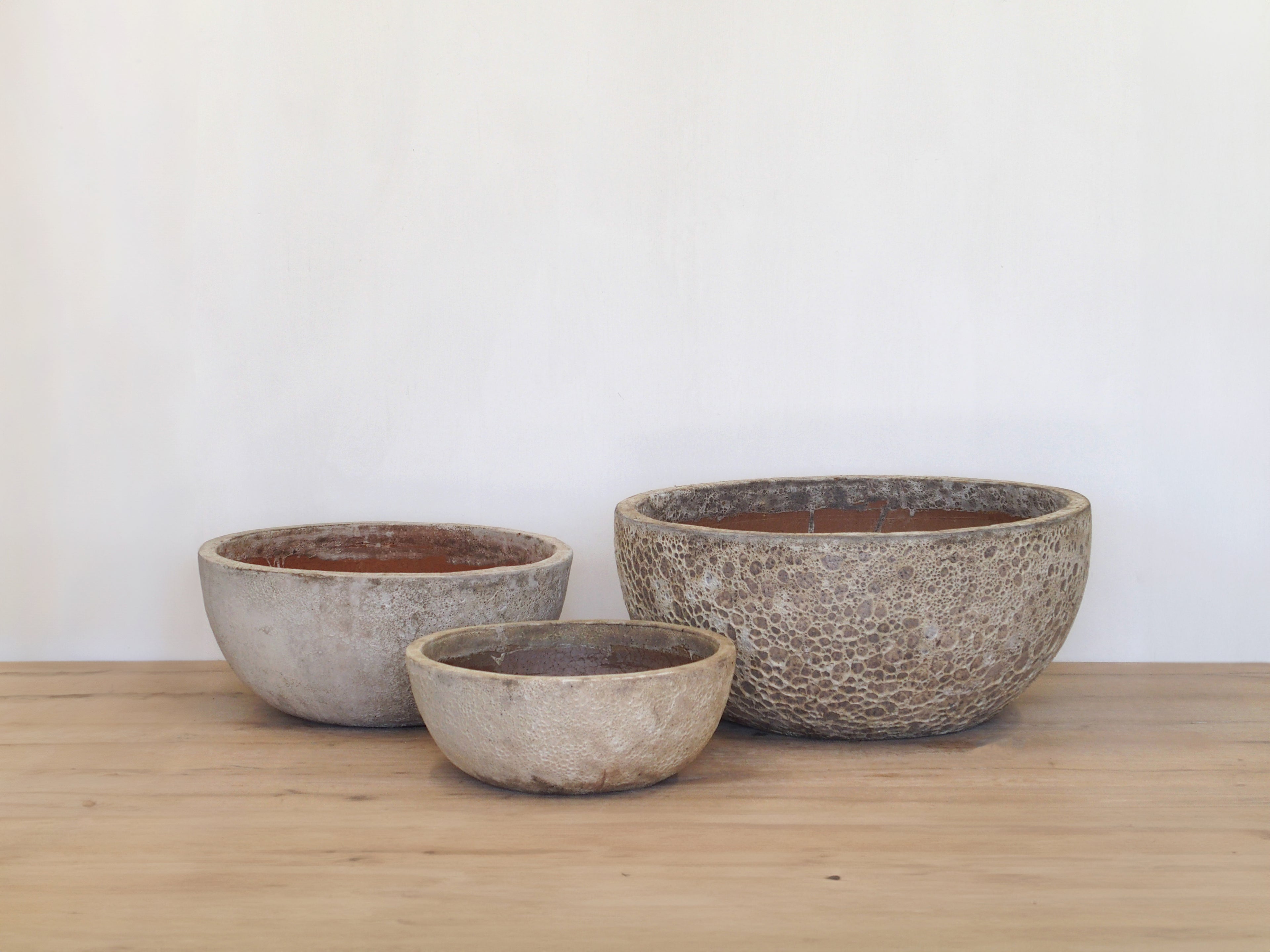 Atlantis Glaze Pot Coral White Bowl