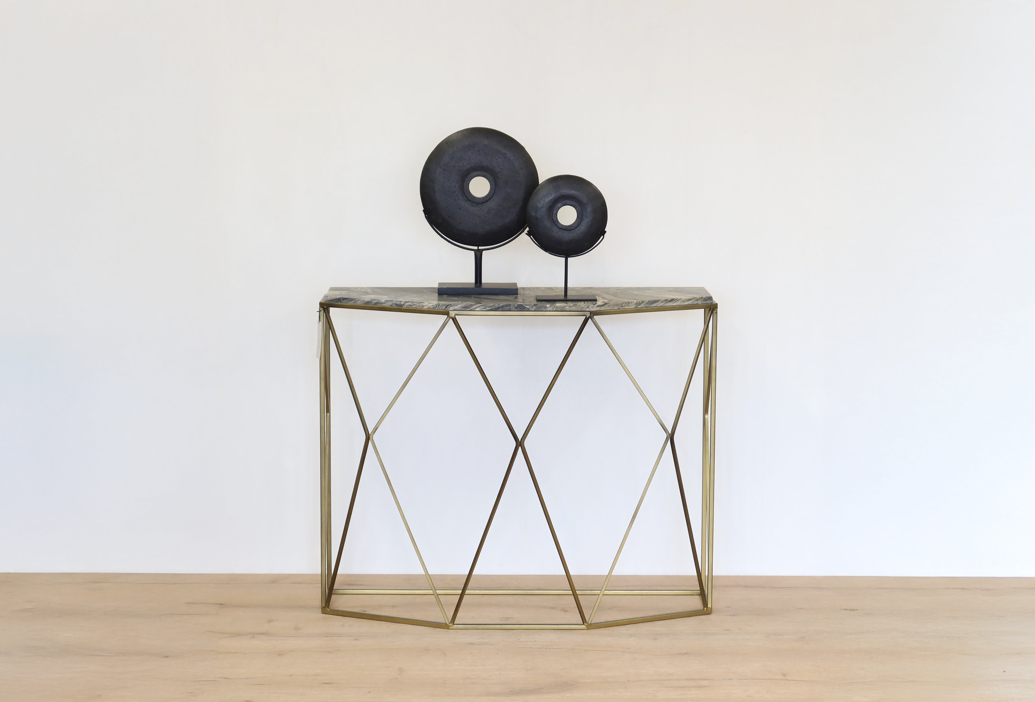 Ring Black Stone on Stand