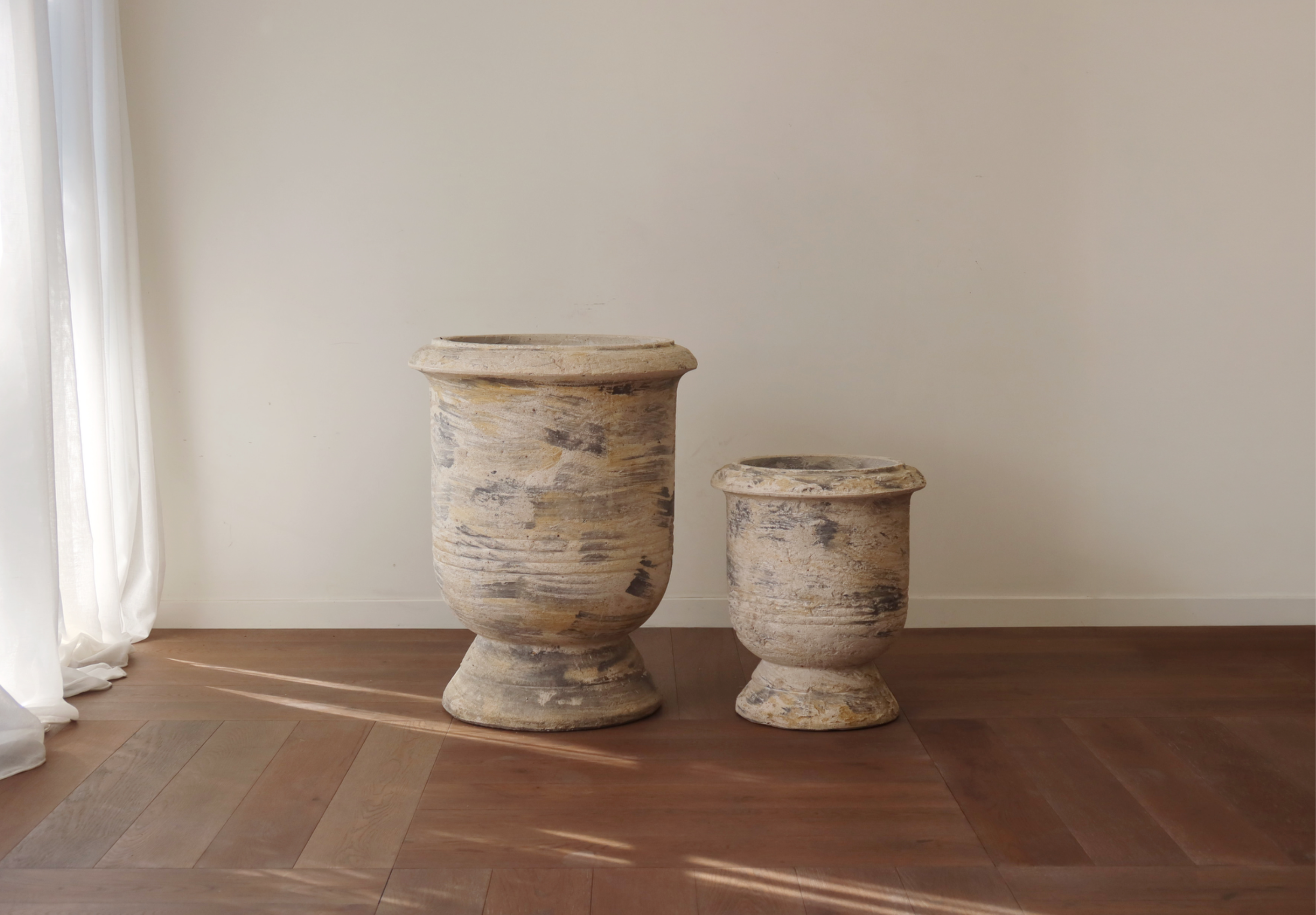 Pot Stucco Urn