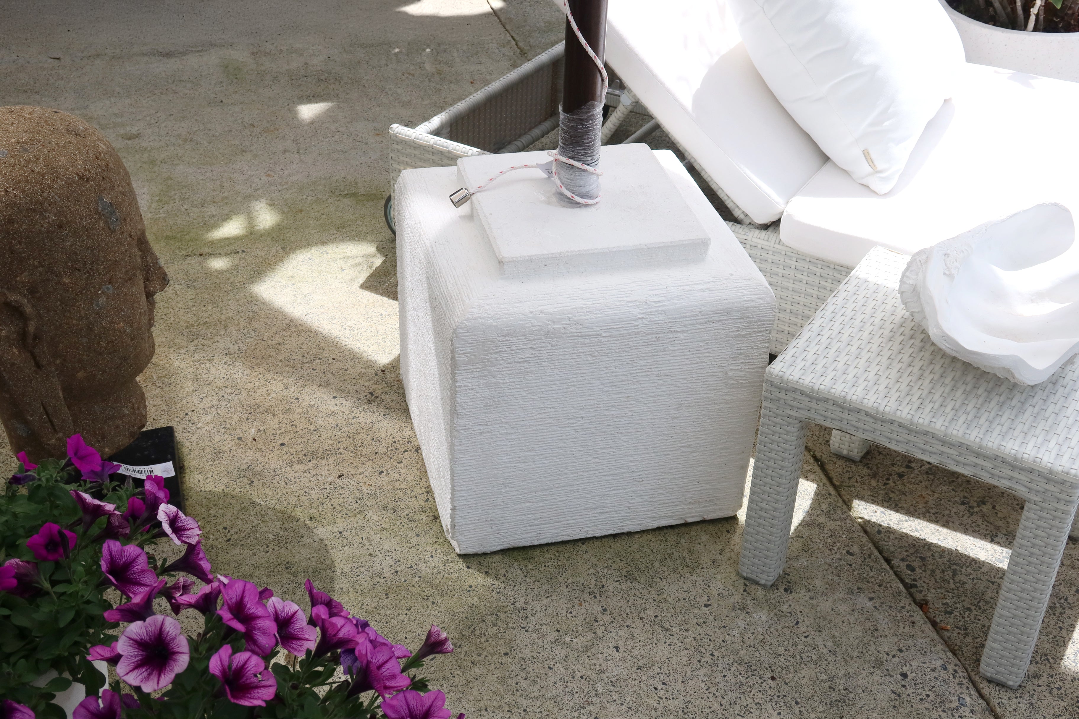 Umbrella Stand Concrete White