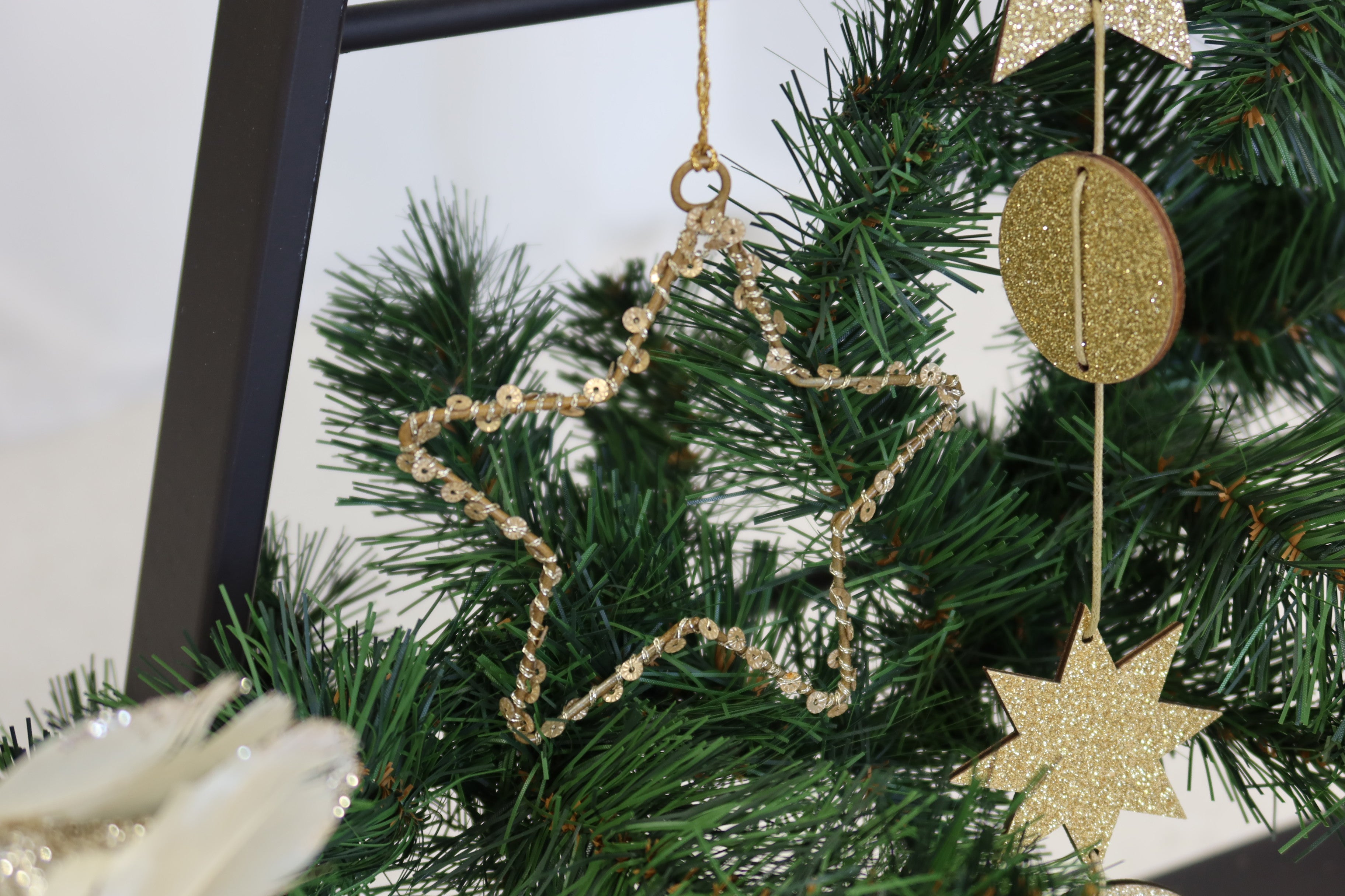 Jasper Hanging Sequin Star Gold