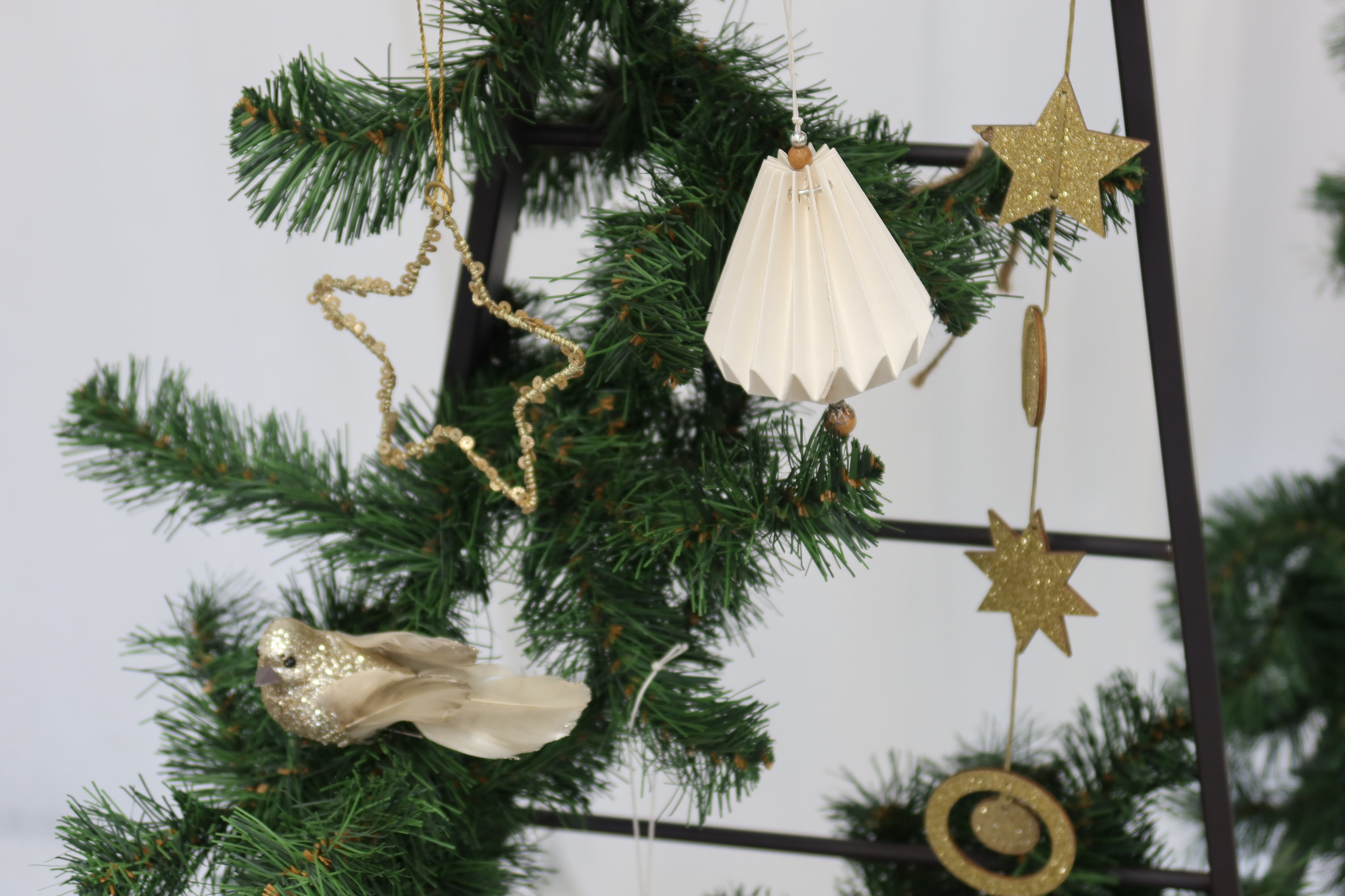 Lumi Wooden Star Garland Gold Glitter