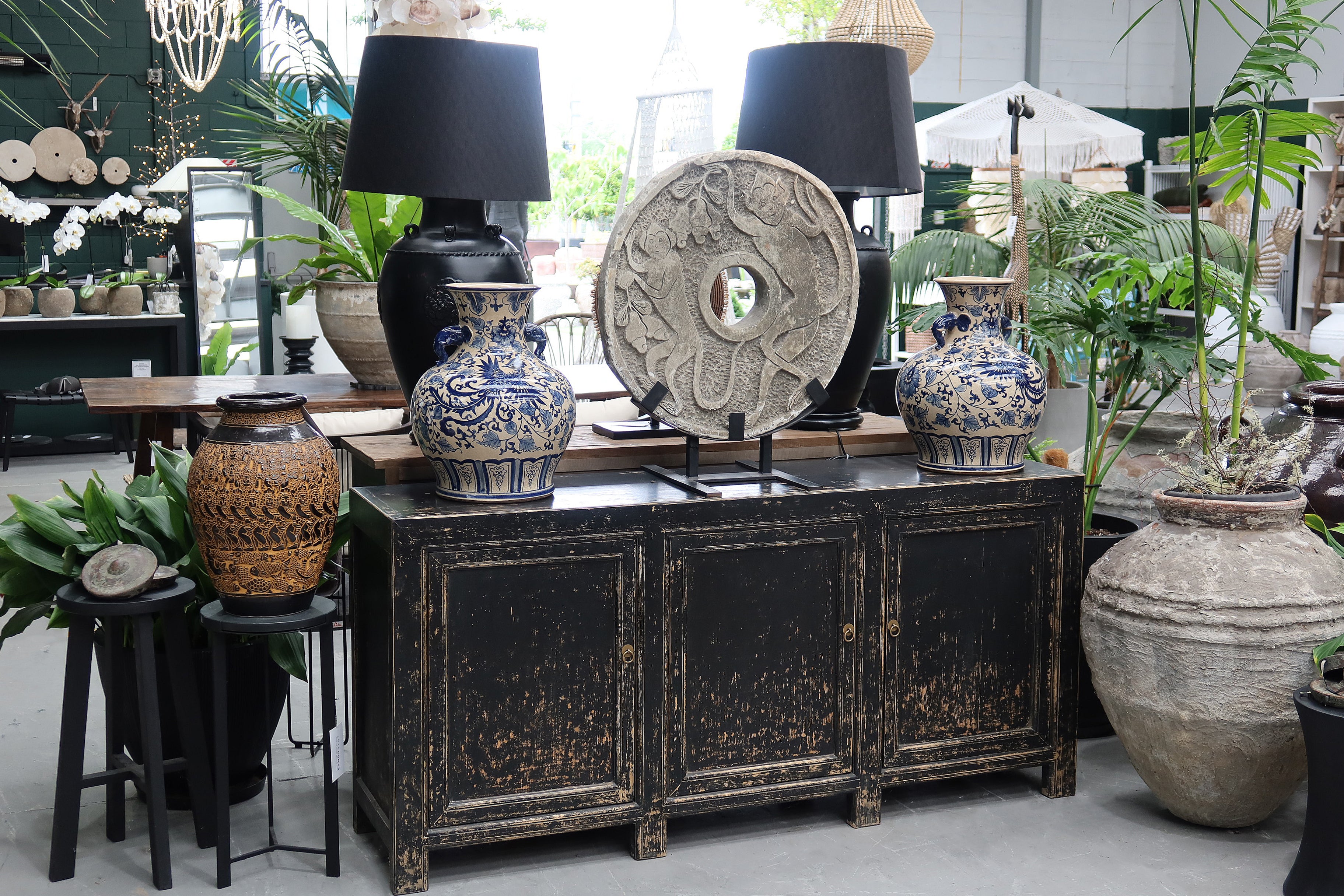 Vecchio 3 Door Cabinet
