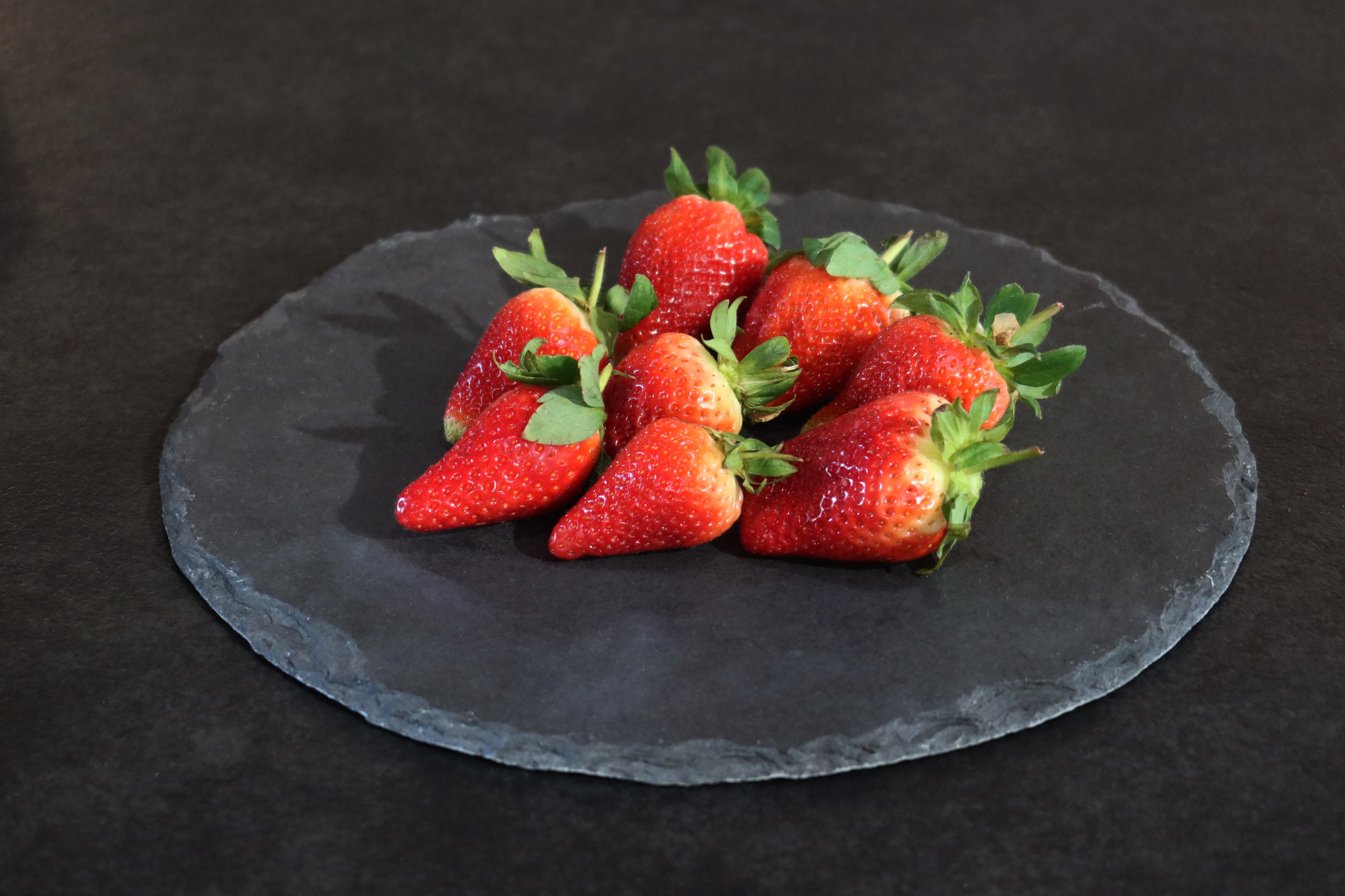 Plate Black Slate Round