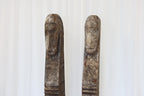 Statue Wooden Kudataut on stand