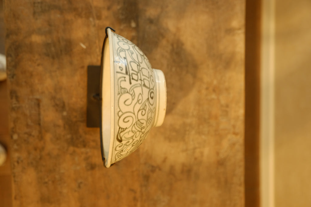 Plate Ceramic Design on Stand
