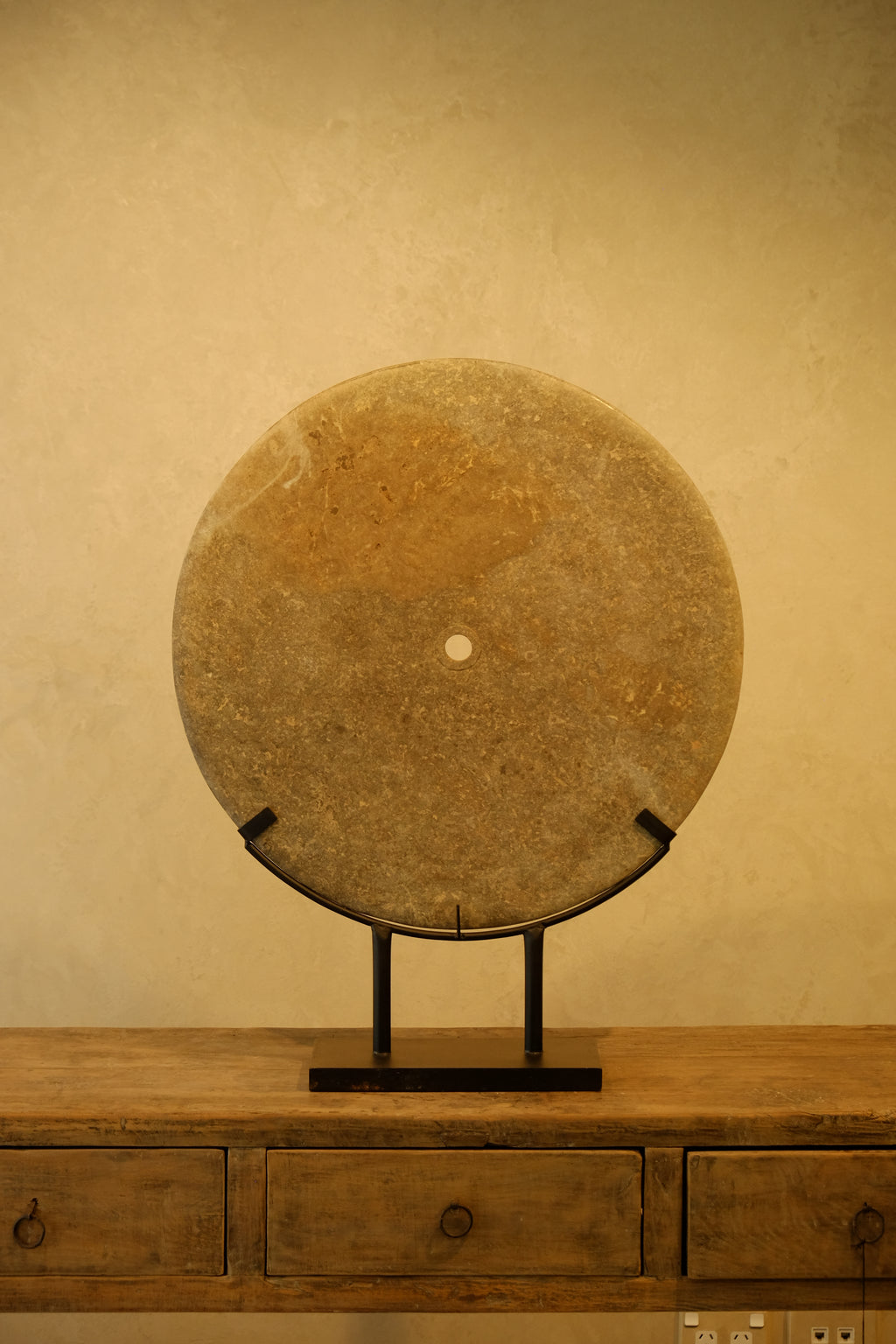 Ring Stone Grey 600mm on Stand