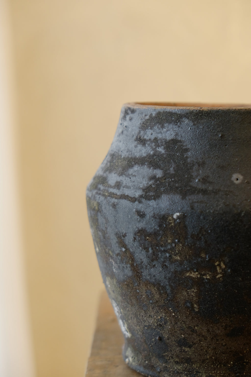 Petro Urn – Vicolo Noir