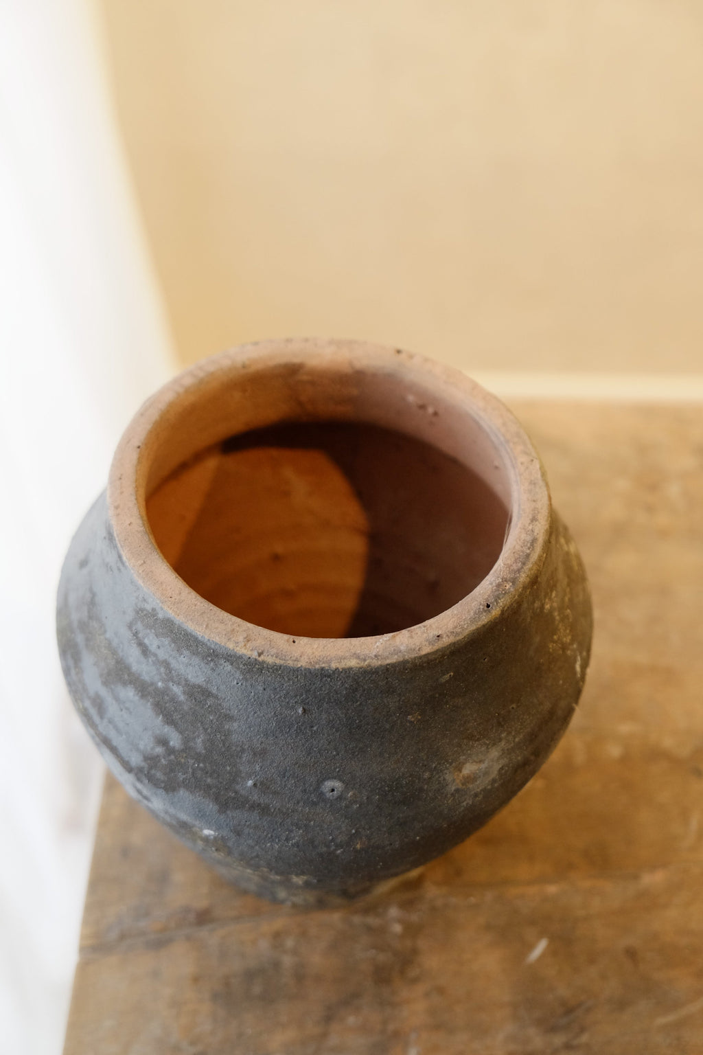 Petro Urn – Vicolo Noir
