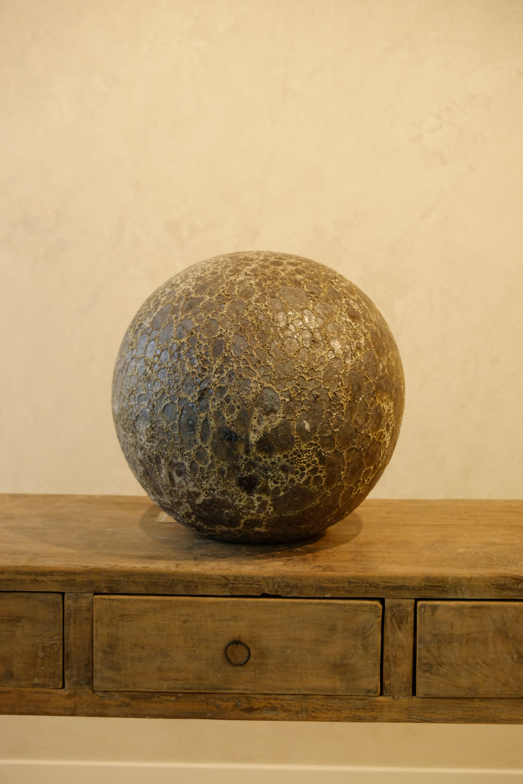 Angkor Sphere – Fossil Grey
