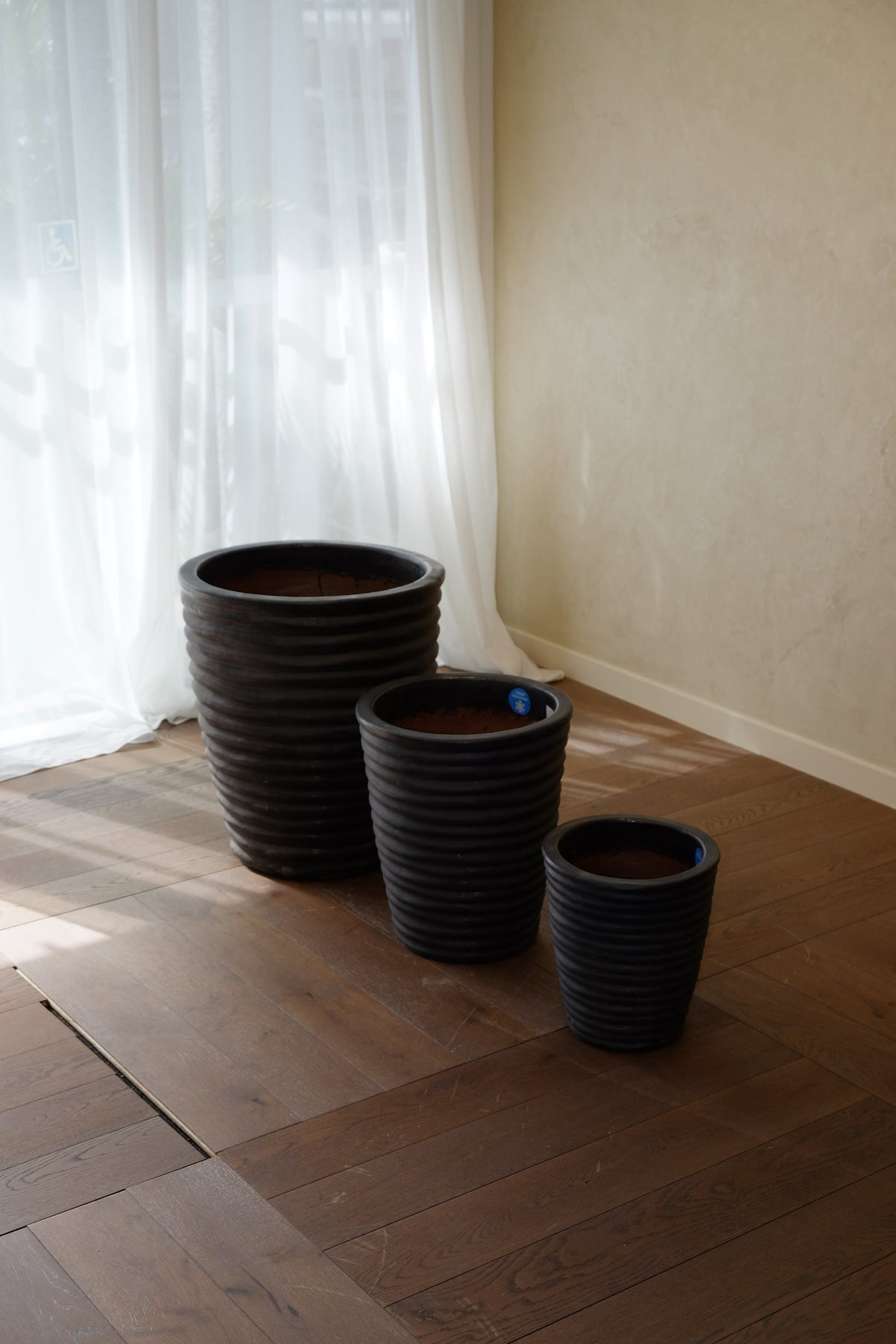 Round Ruffle Pot