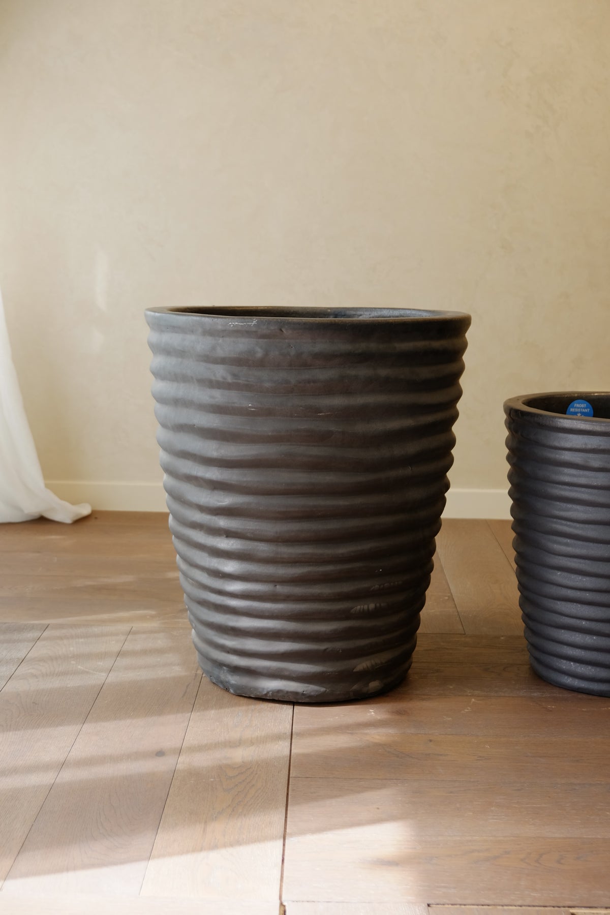 Round Ruffle Pot
