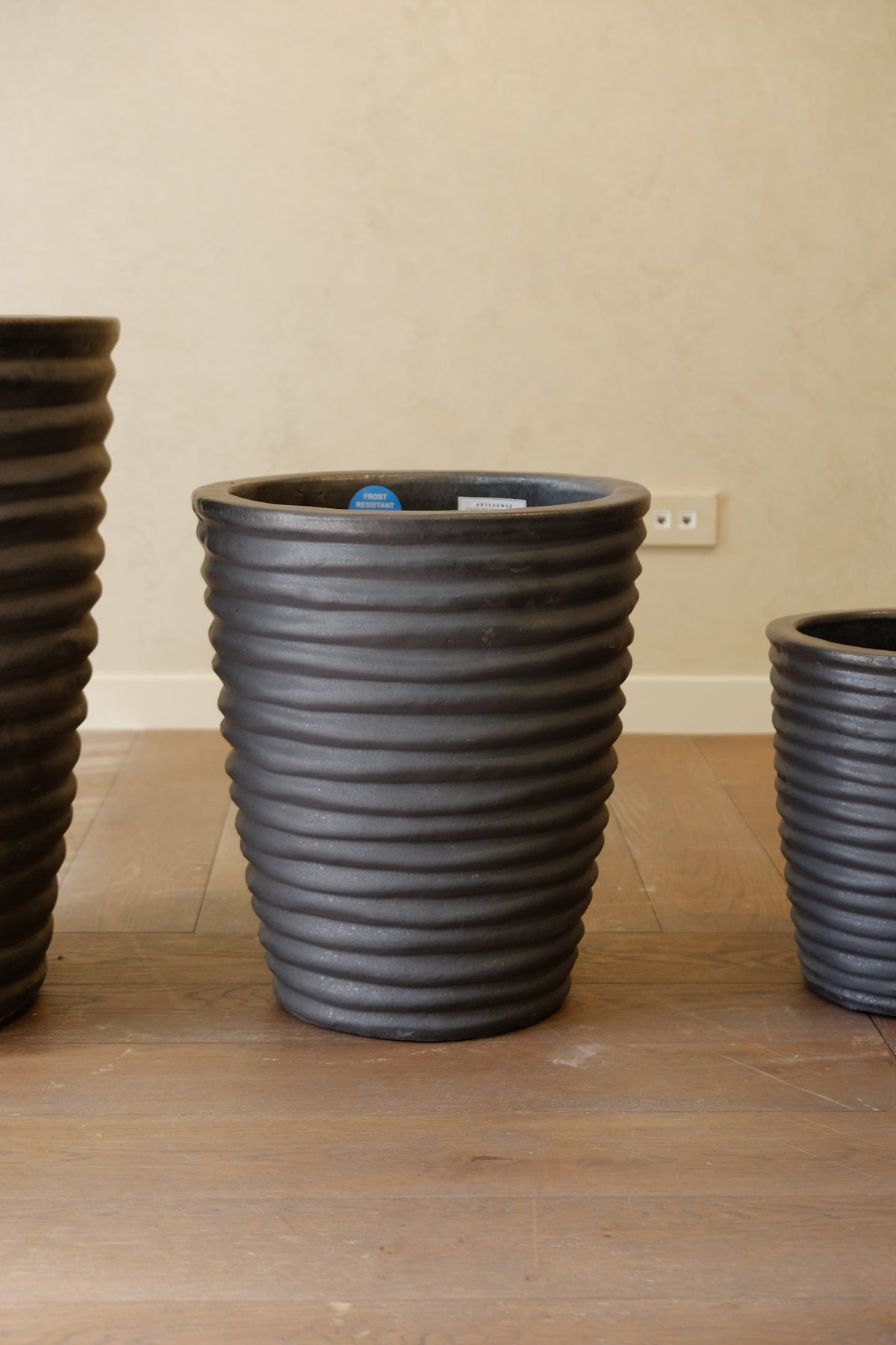 Round Ruffle Pot