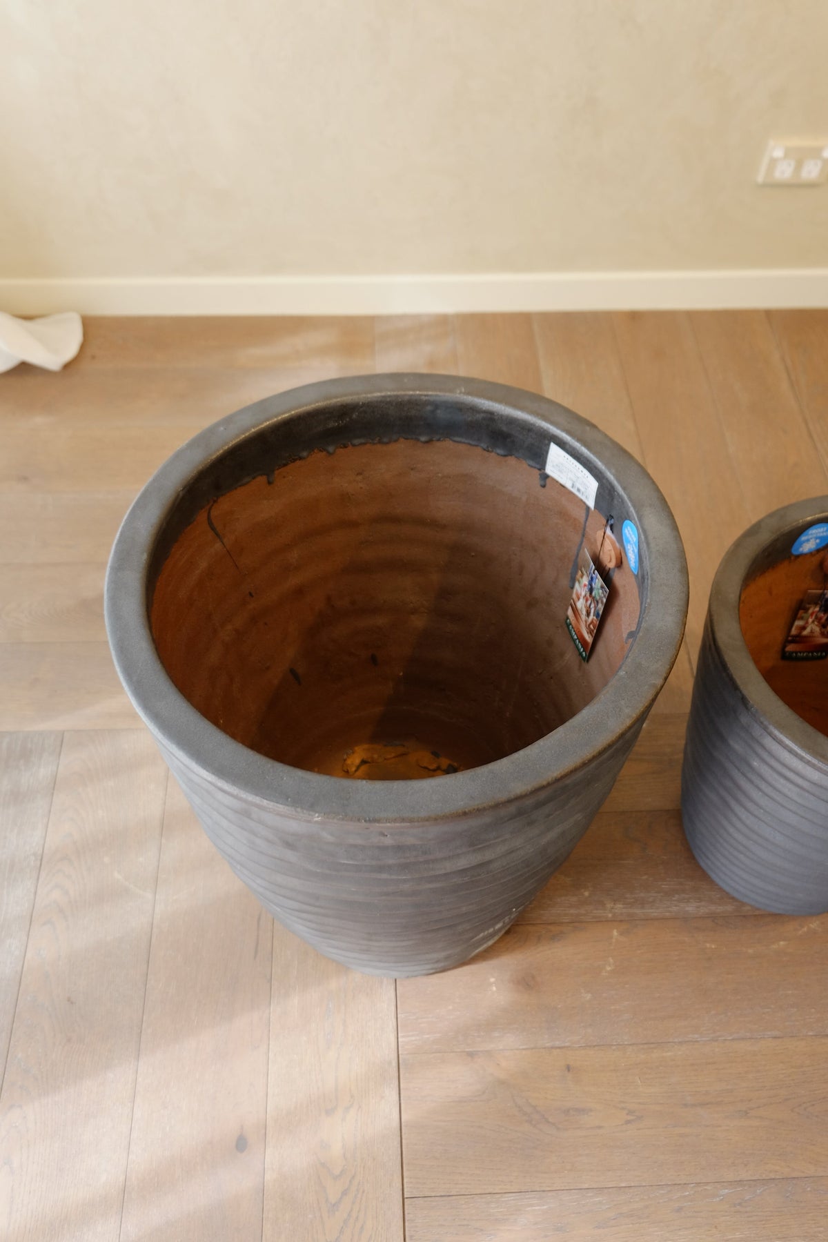 Round Ruffle Pot