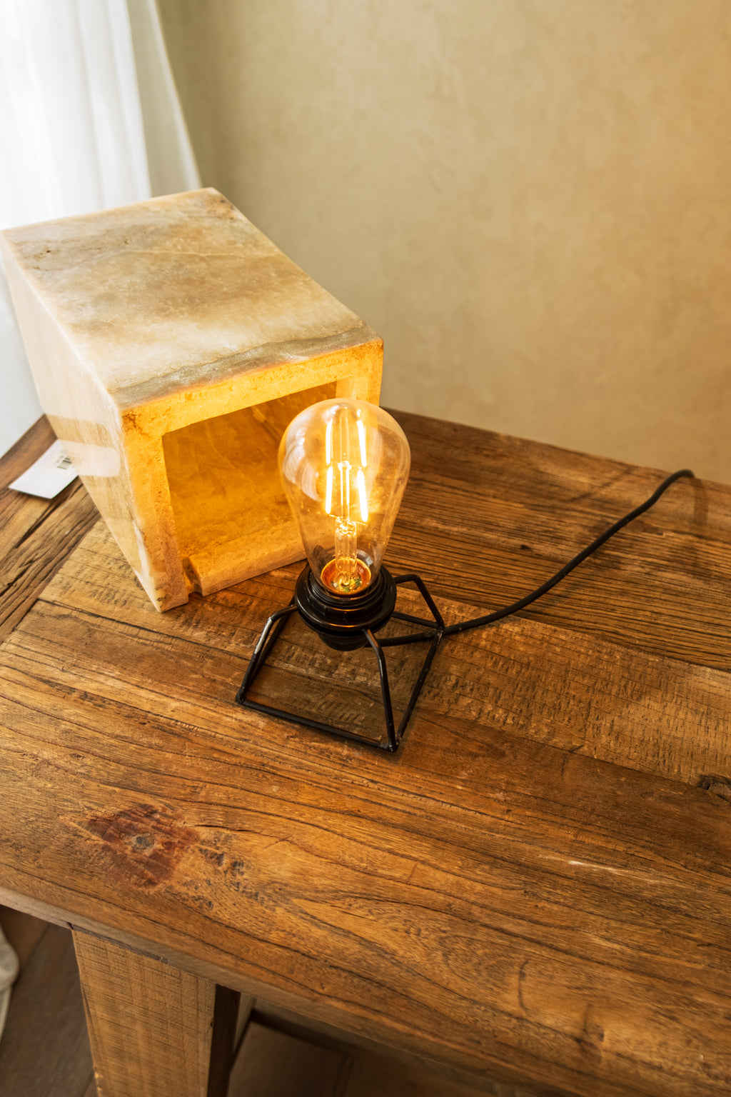 Onyx Square Lamp