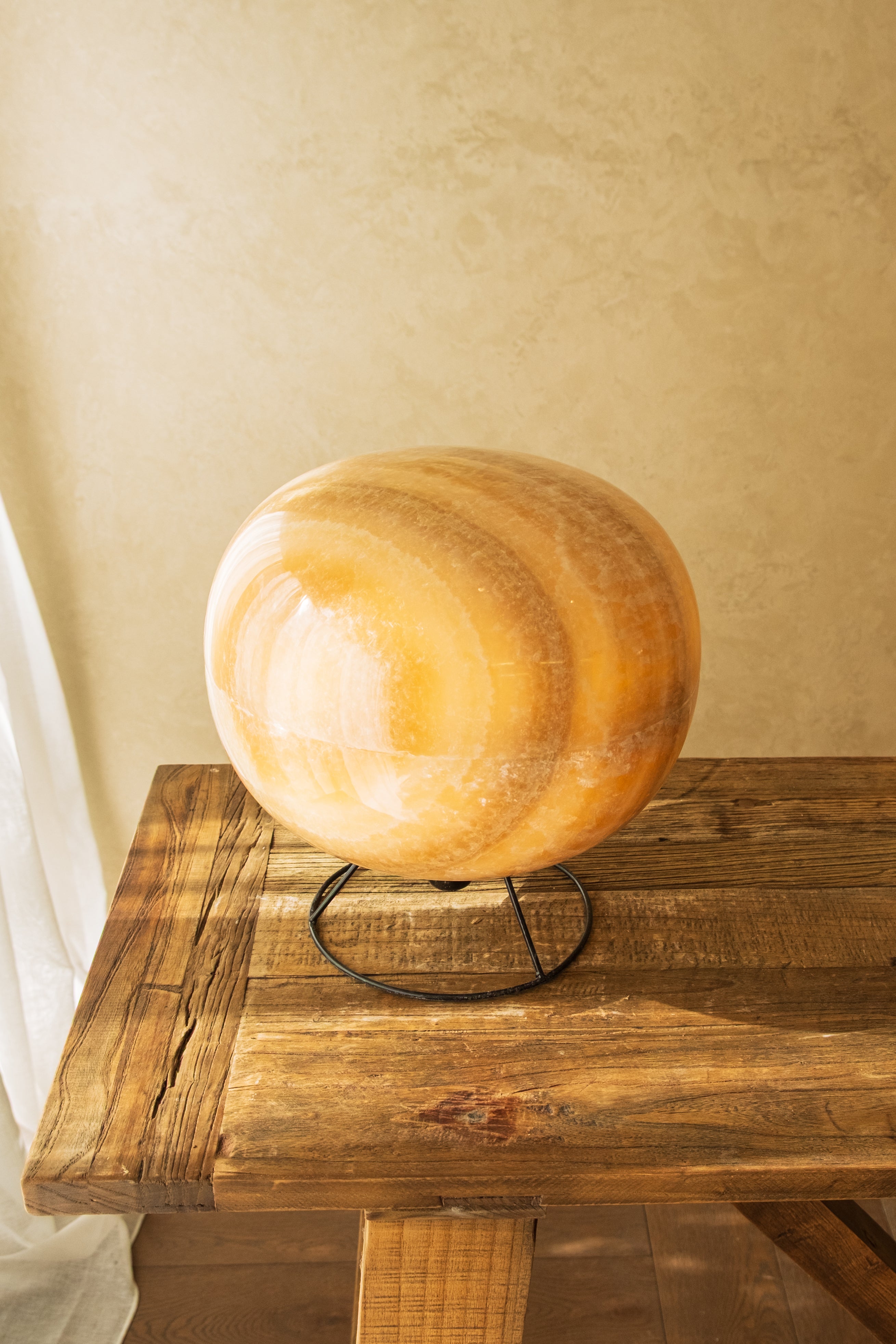 Onyx Round Egg Lamp – 280 mm