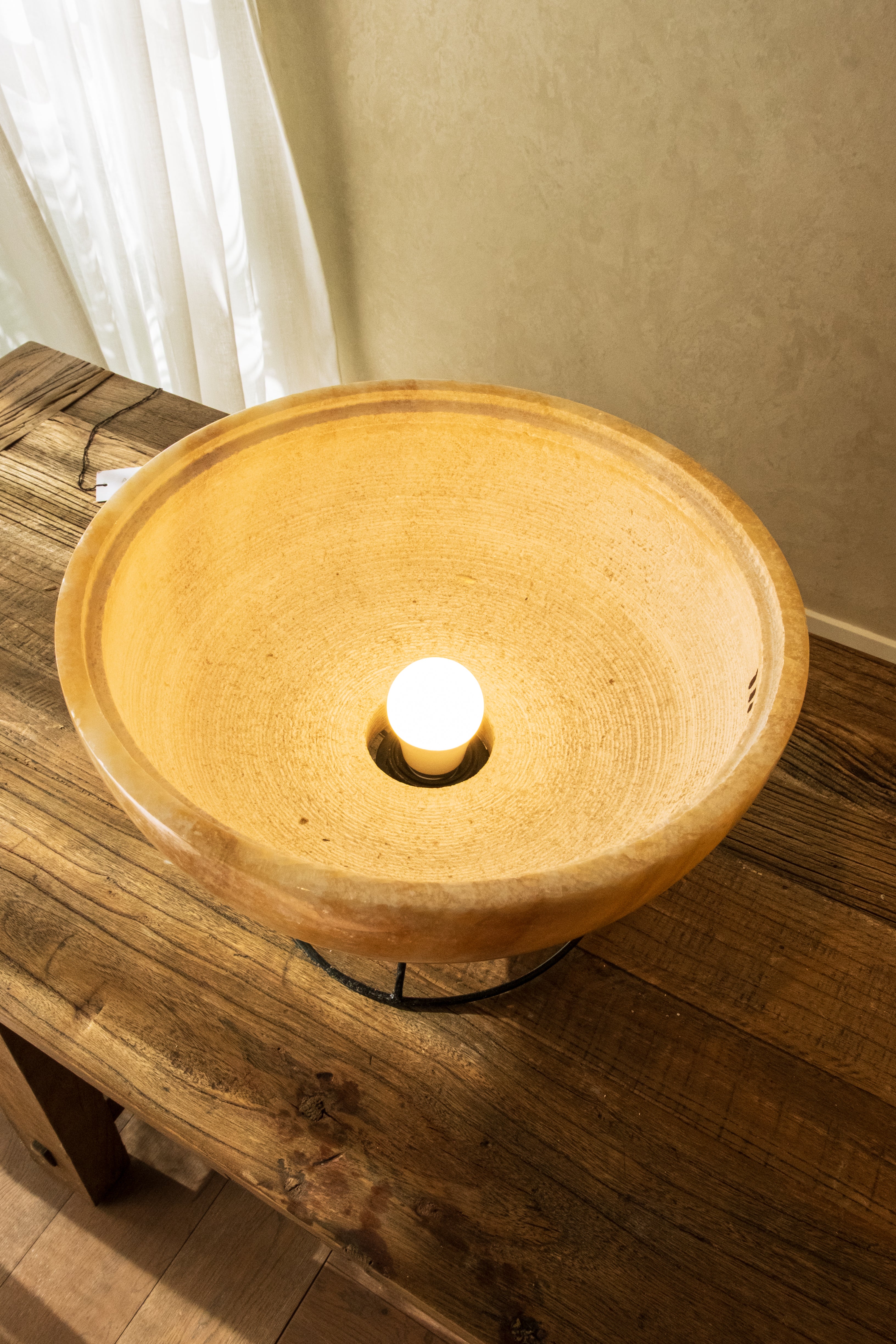 Onyx Round Egg Lamp – 280 mm