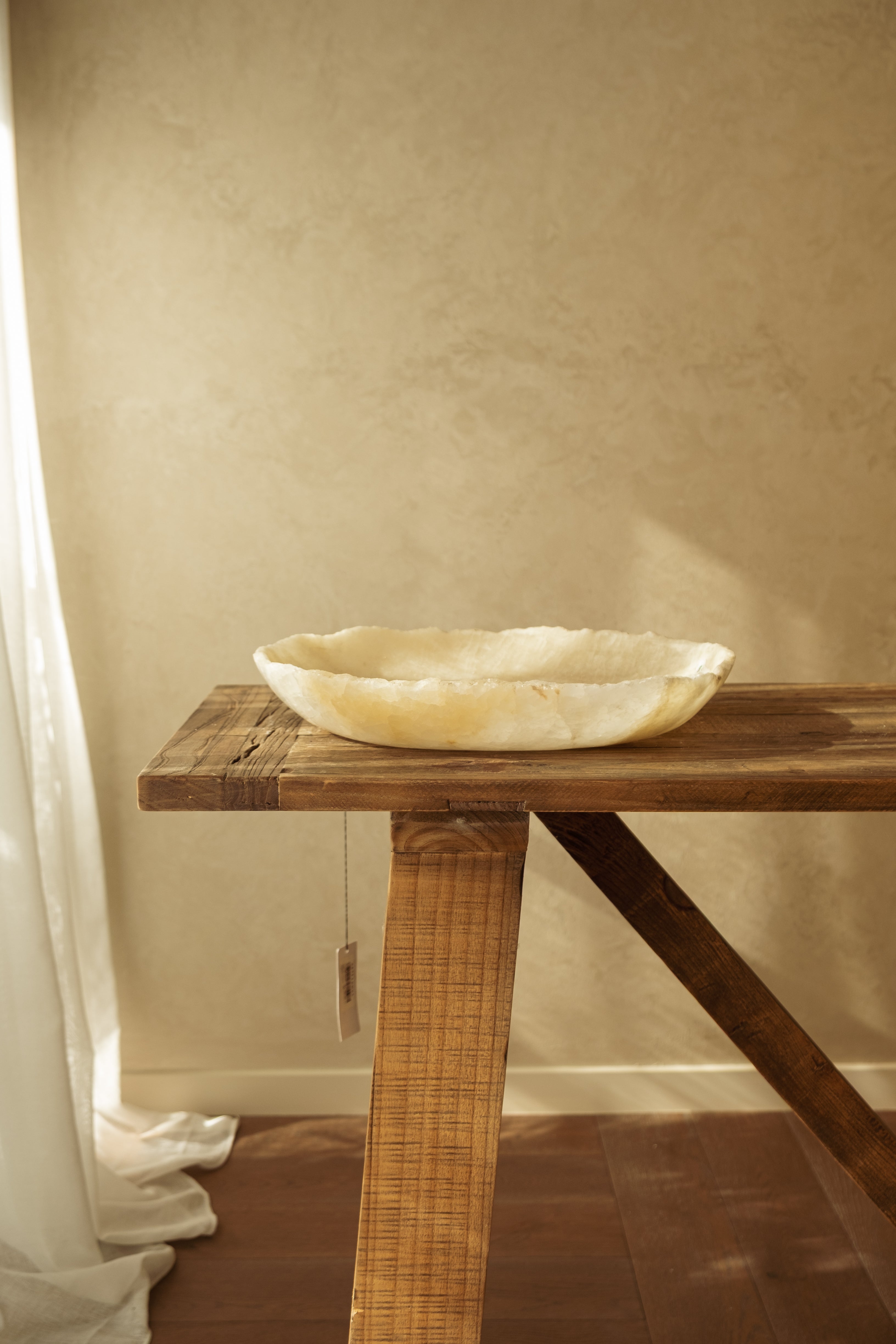 White Onyx Plate – 300 mm