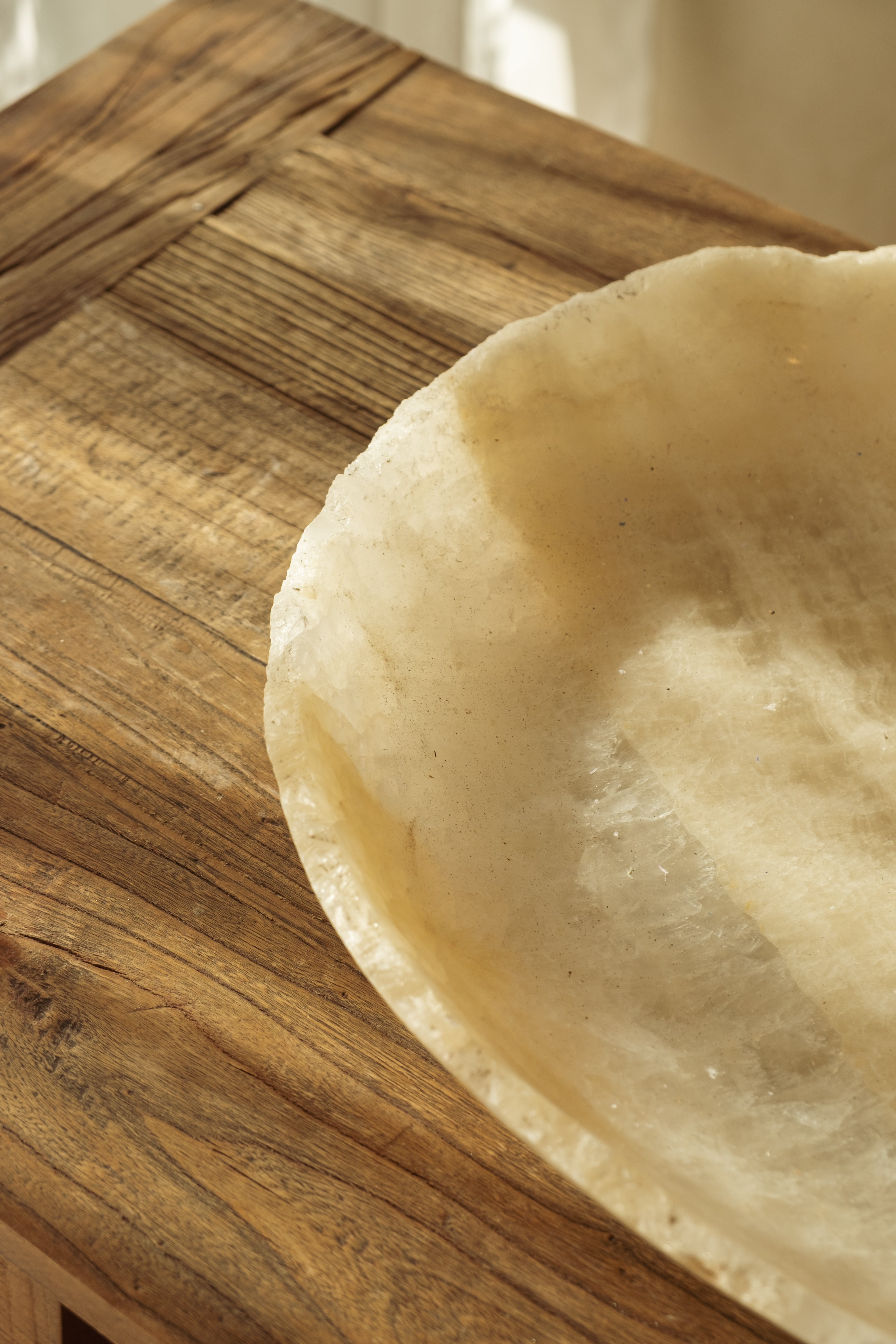 White Onyx Plate – 300 mm