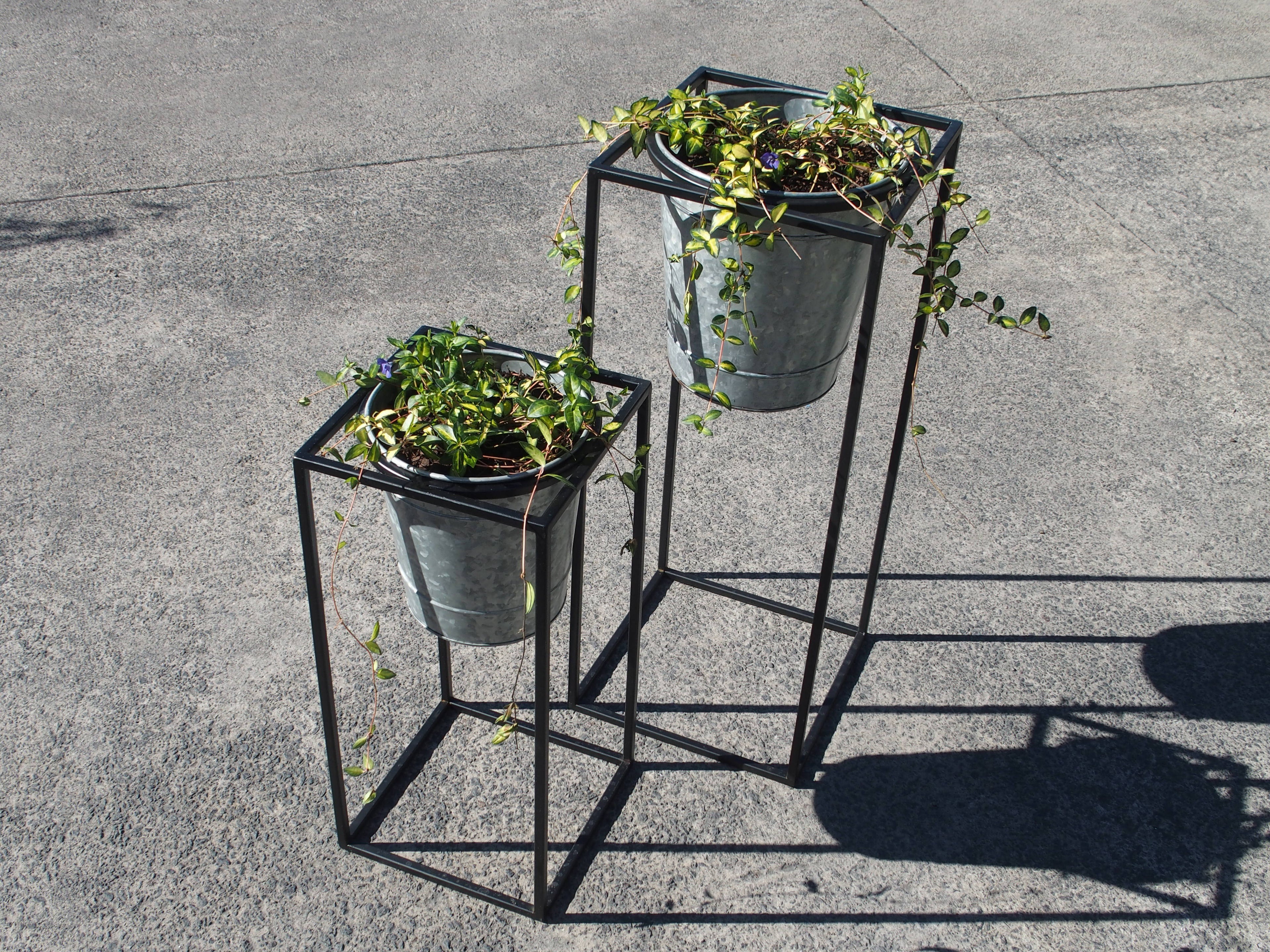 Galvanised Raised Planter with Stand (x 3 sizes)